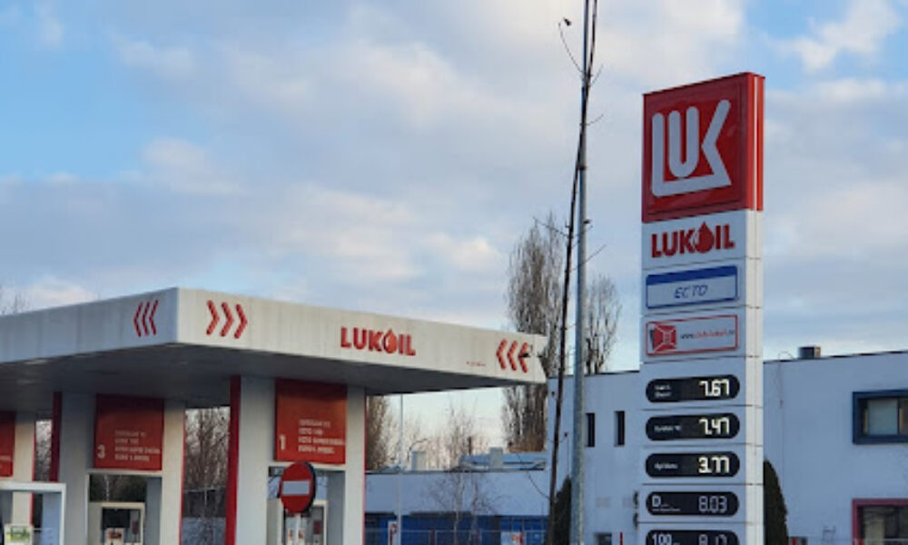 Nicușor Dan: Ponderea benzinăriilor Lukoil în România nu este relevantă. Rafinăria e importantă