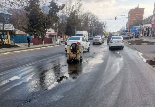 Și-a pierdut recipientul plin de combustibil