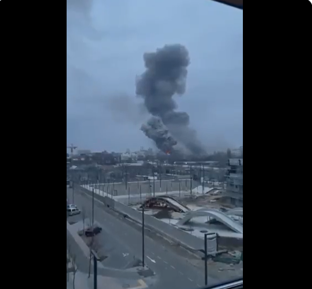 (VIDEO) Imagini cu bombardamentul la fabrica de avioane Antonov