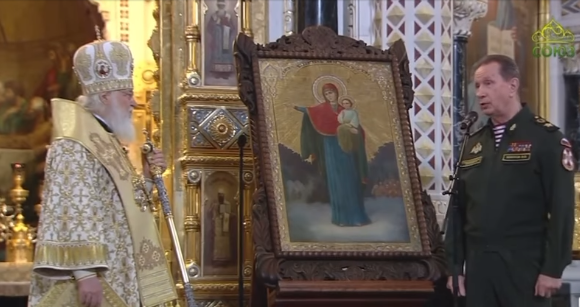 (VIDEO) Umblând prin biserici „să spele creierii rușilor“