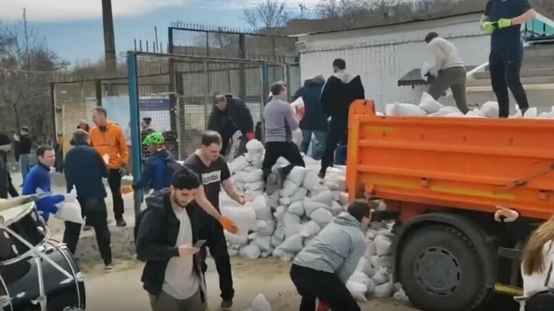 (VIDEO) Pregătire de război pe o melodie Bon Jovi!