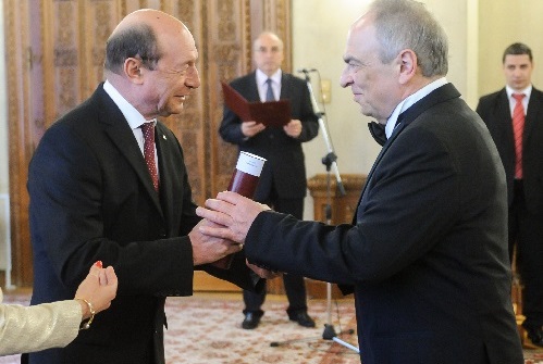 Aștept „apelul către lichele“ al intelectualilor turnătorului Băsescu
