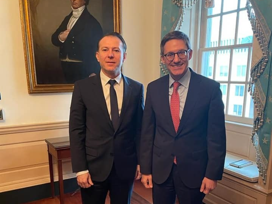 Cristoiu: Delegația condusă de Cîțu s-a întâlnit în America cu un pițifelnic