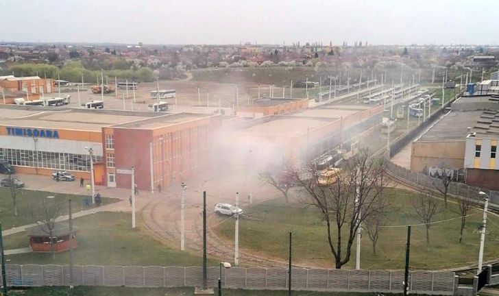 Un tramvai turcesc a luat foc în Timișoara