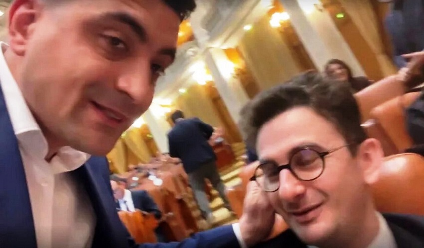 George Simion trage de urechi niște marțieni pe Calea Victoriei