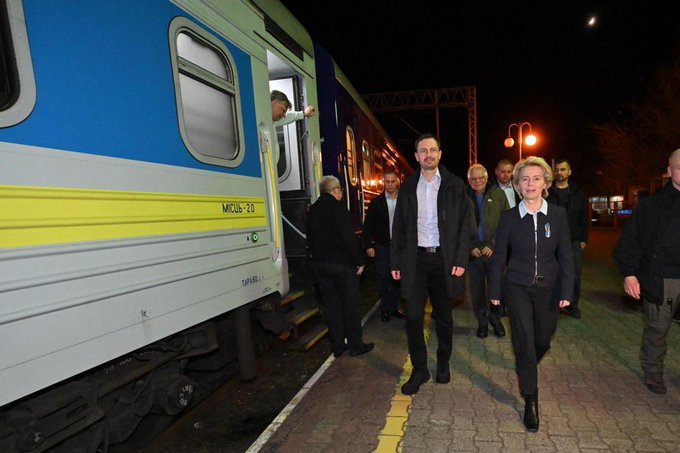(VIDEO) „Cadoul” adus de Ursula von der Leyen la Kiev
