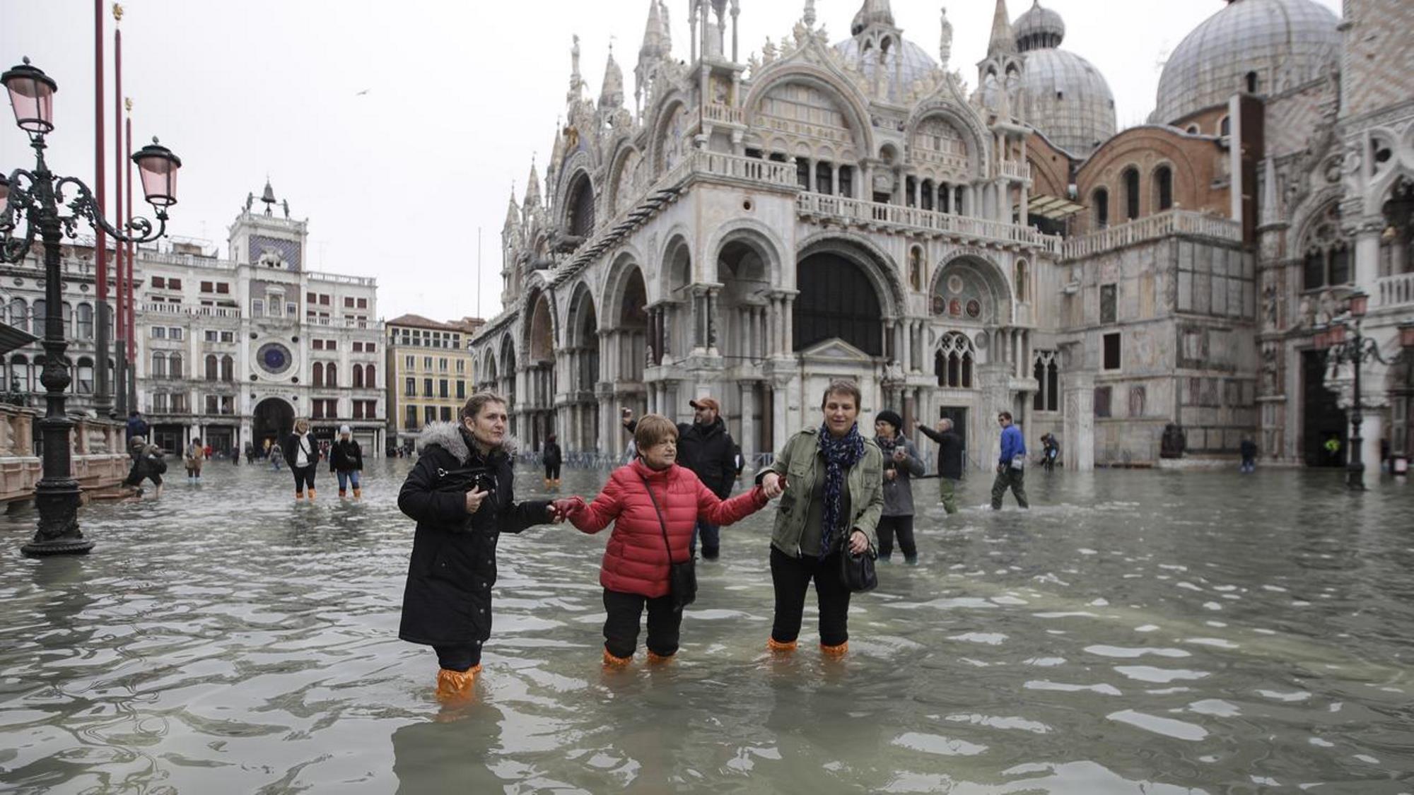 Vine, în sfârșit, Potopul!