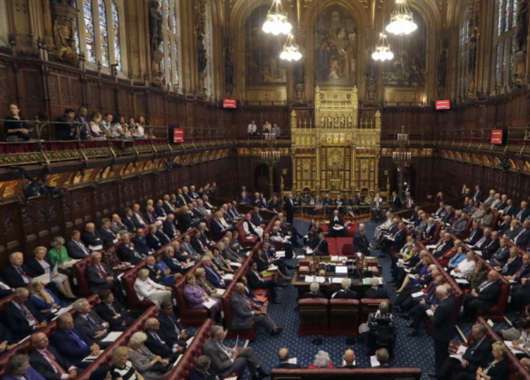 Apel incredibil către parlamentarii britanici: Ține-ţi mâinile acasă!