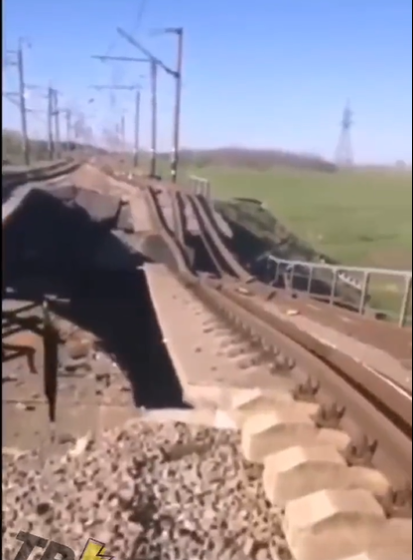 Noi i-am bate, dar ne aruncă podurile în aer