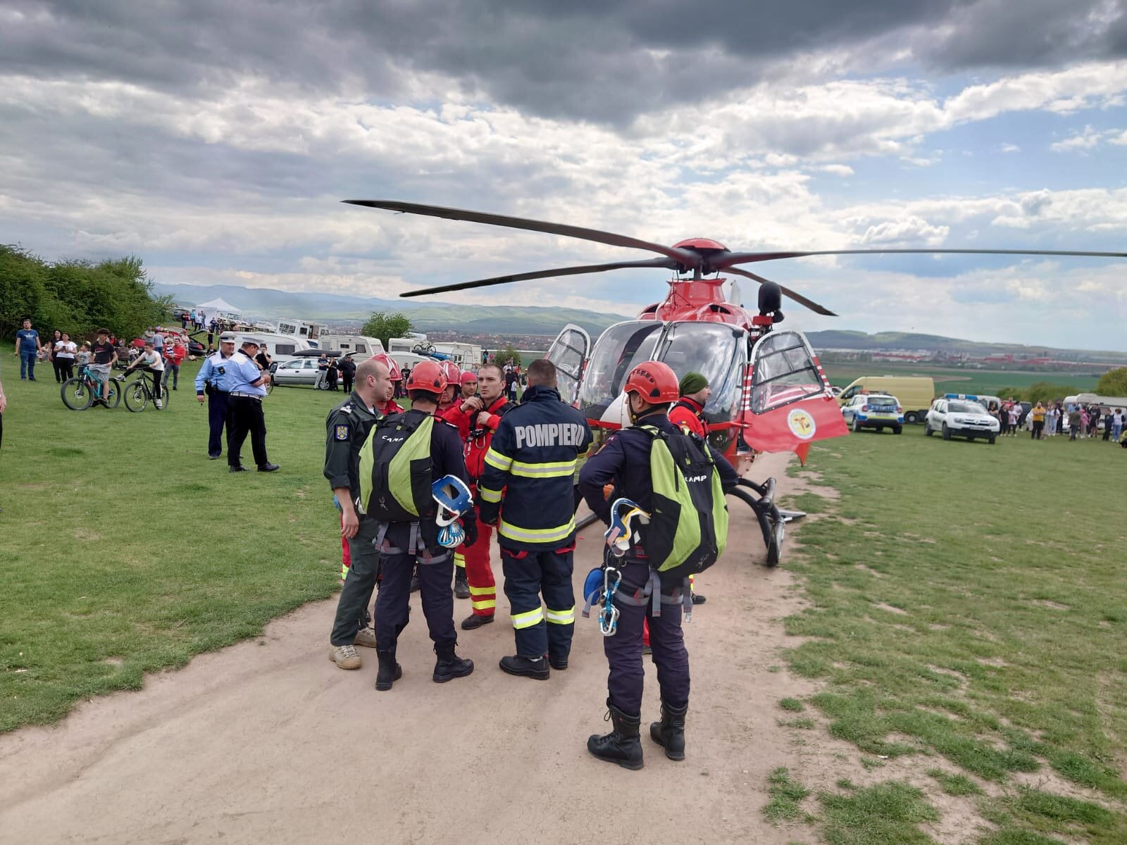 Operațiune de salvare: Copii căzuți cu ATV-ul într-o râpă