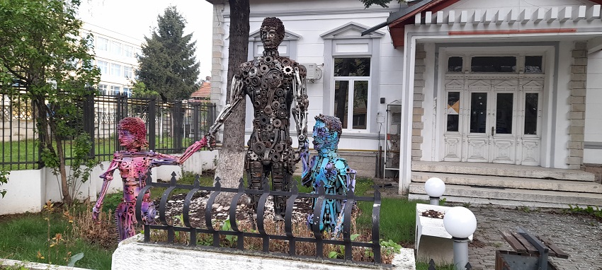 Primarul de Bacău n-are habar despre scriitorii de Science Fiction