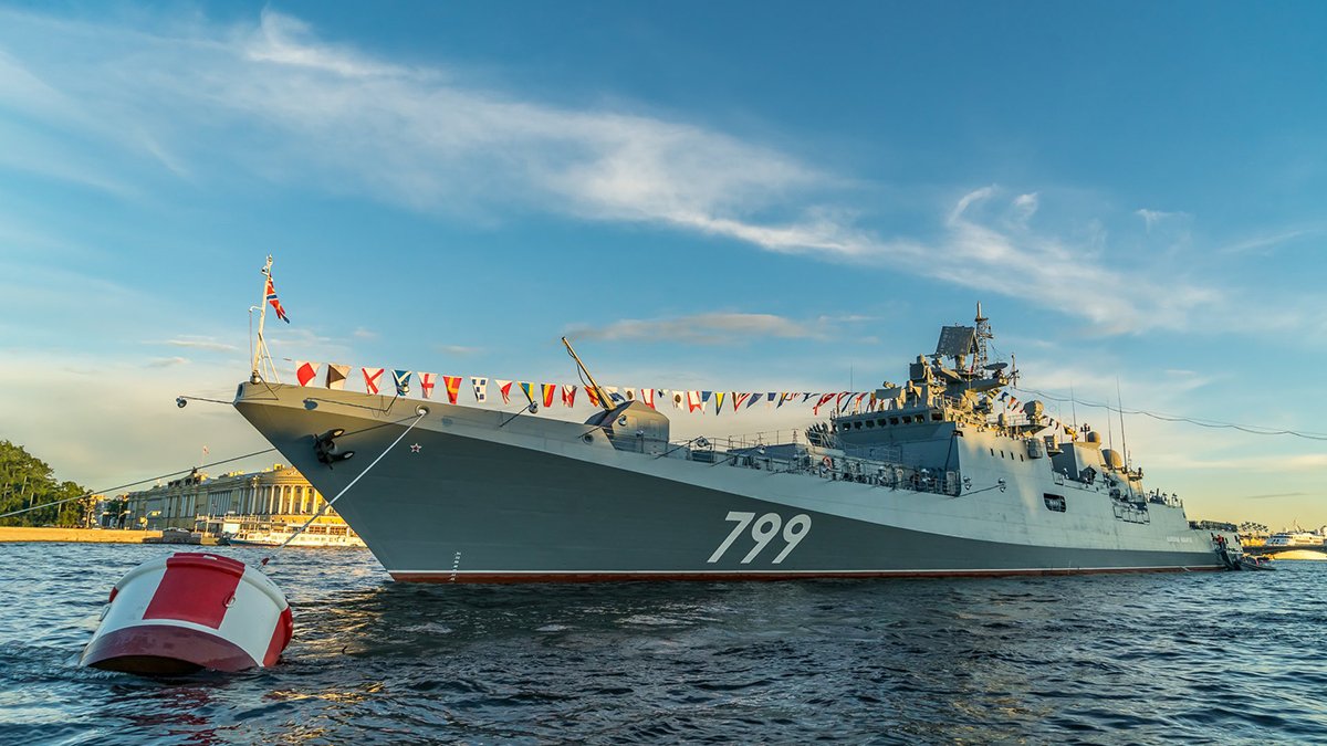 Zvonuri: Altă navă rusă vedetă ar fi fost lovită