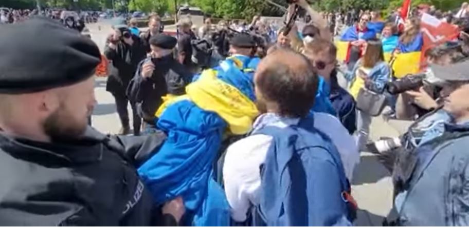 Ambasador: Poliția germană a dat o palmă Ucrainei