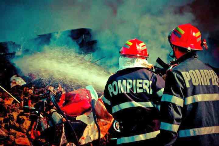 Pacienți evacuați după un incendiu la un centru de dializă