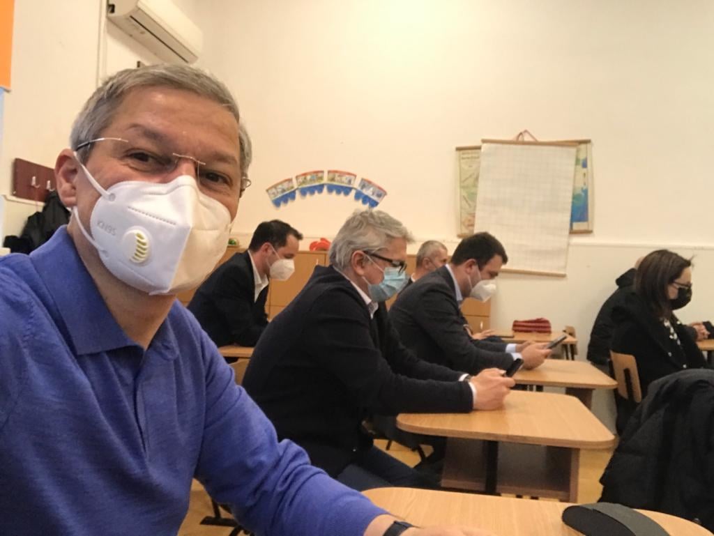 Cioloș a lăsat baltă USR și își face partid