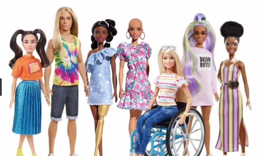 Barbie împlineşte 65 de ani