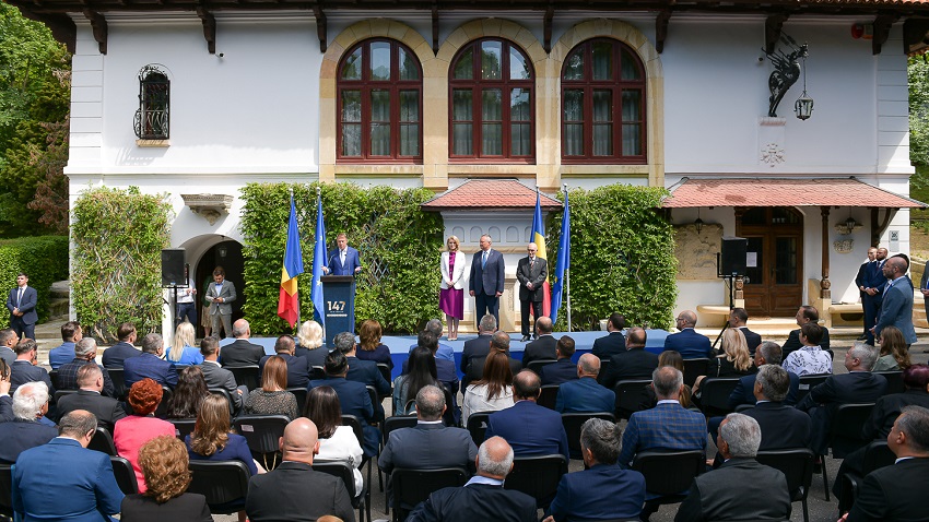 Aniversare liberală pentru Klaus Iohannis