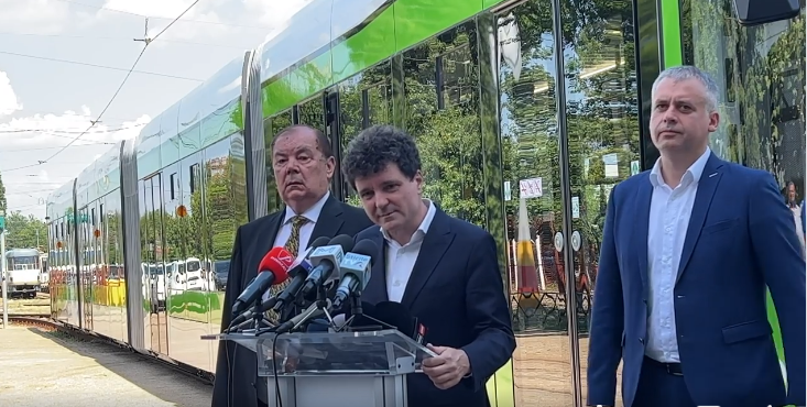 Nicuşor Dan îşi prezintă atuurile în fața Gabrielei Firea