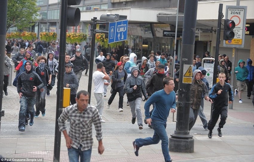 Zăpăceala globalistă dă la țurloaie politicienilor fandosiți – SF Politic