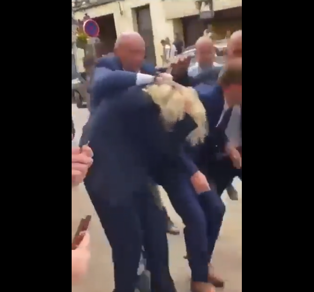 (VIDEO) Marine Le Pen, atacată cu ouă