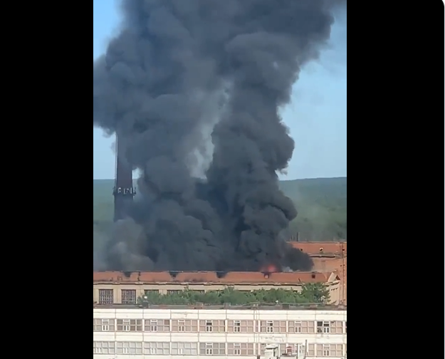 (VIDEO) Incendiu uriaș la o uzină din Rusia