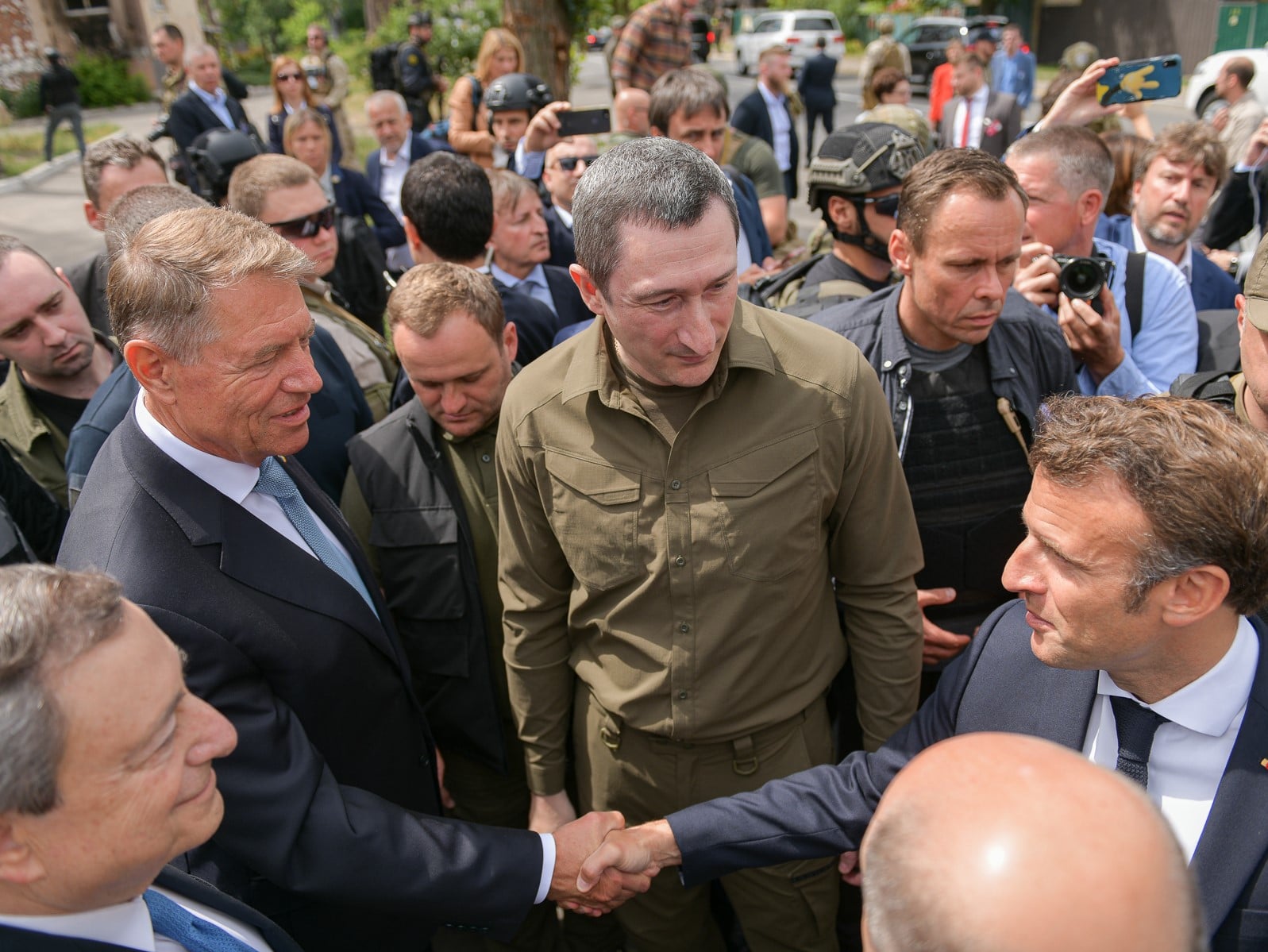 Zîmbrele lui Macron și Iohannis