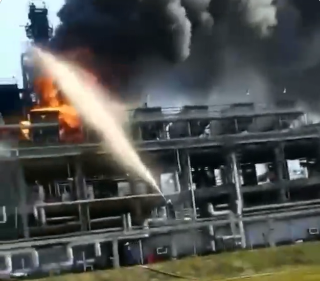 (VIDEO) Rafinăria din Rusia, lovită de ucraineni