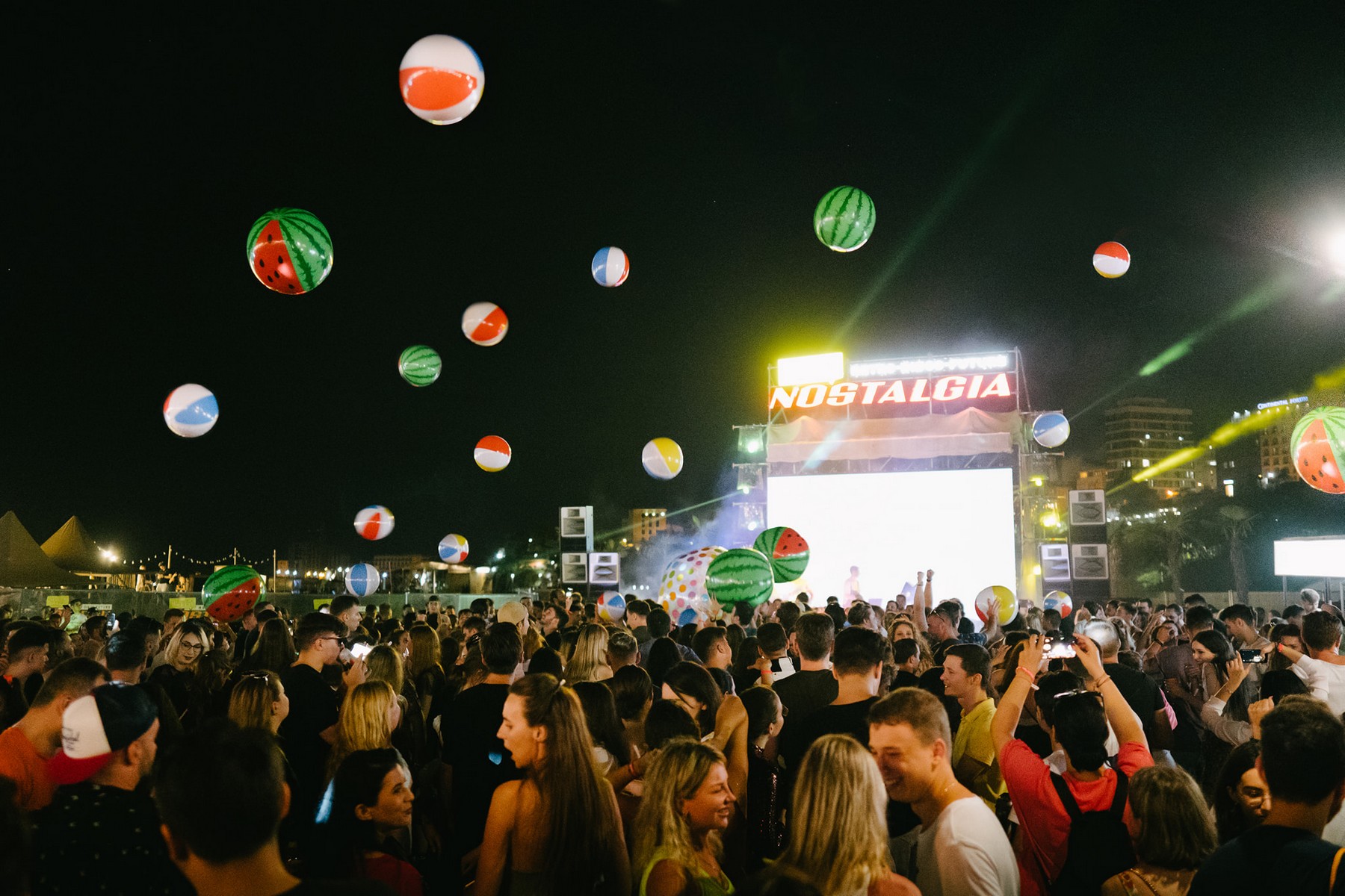 Alt festival cu cântec și amenzi!