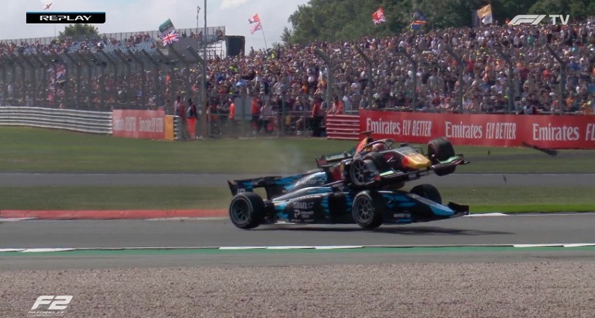 (VIDEO) Accident spectaculos la Formula 2