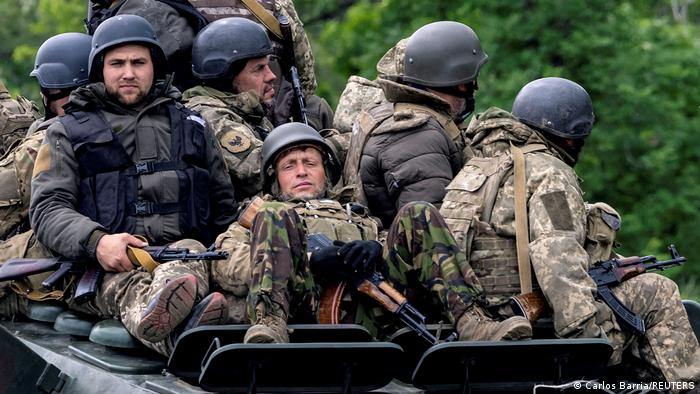 Ucrainenii vor mai multe „arme moderne şi puternice”