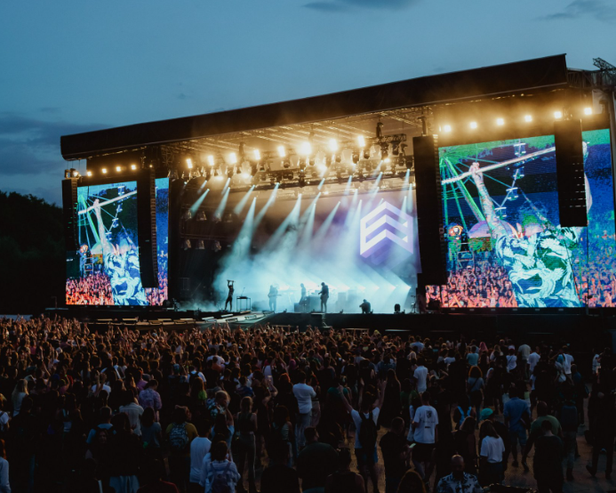 Războiul, criza și ploaia de festivaluri