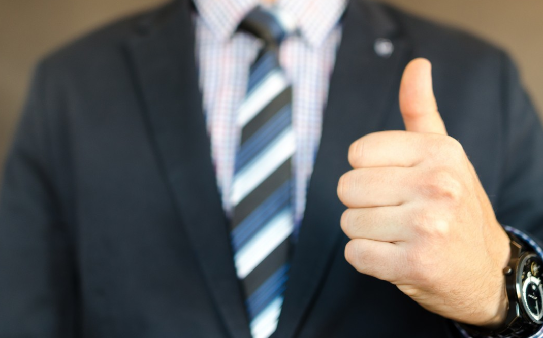 Renunțați la cravată ca să economisiți energie!