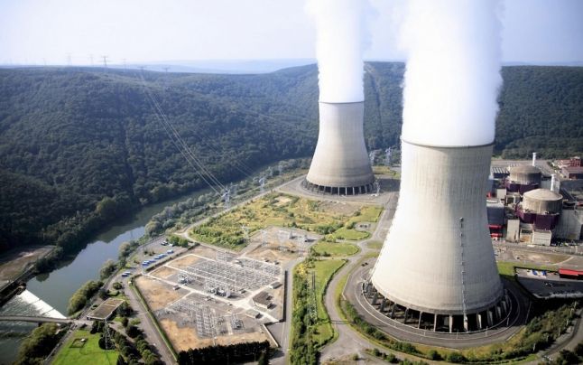 Franța menține centralele nucleare în funcțiune pe caniculă