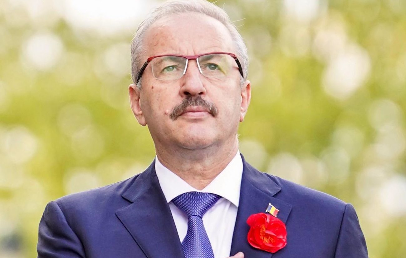 Vasile Dîncu a demisionat. Premierul, interimar la Apărare