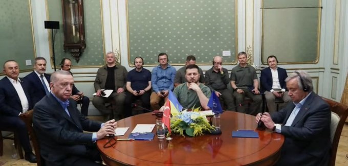 Întâlnire trilaterală în Ucraina