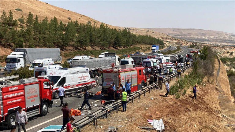 Grav accident în Turcia: 15 morți și 22 de răniți