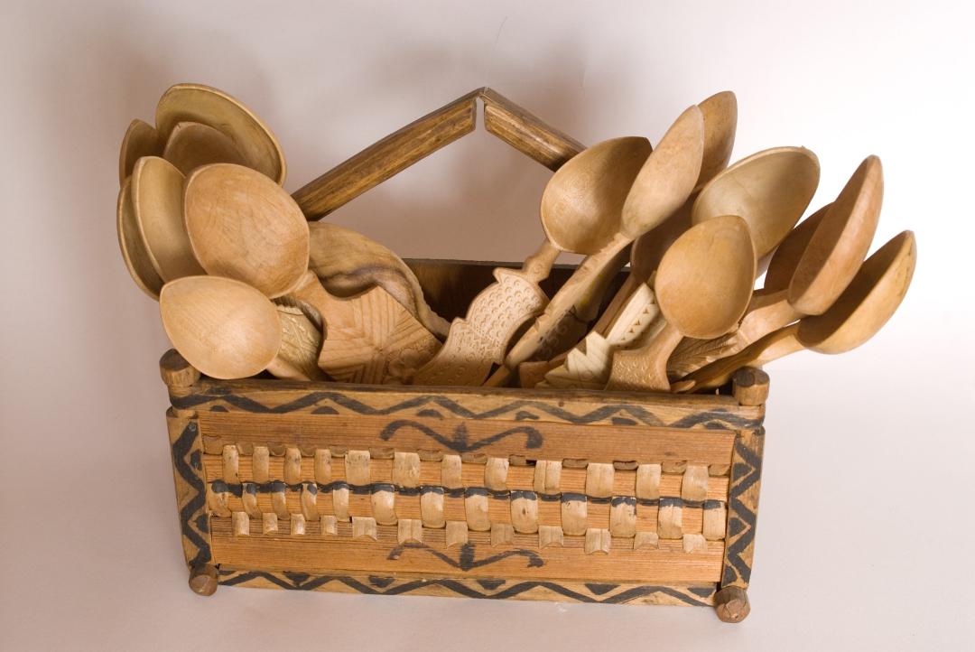 Linguri de lemn pentru promovarea României