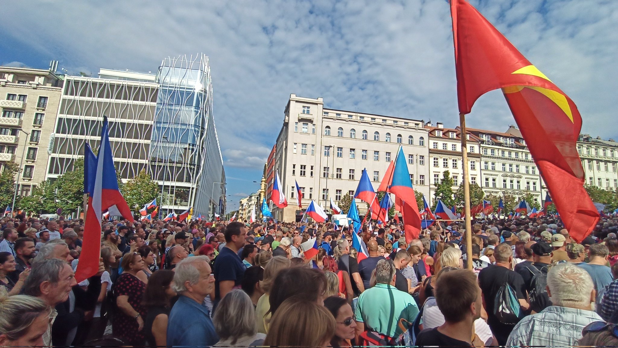Proteste masive împotriva guvernului de la Praga