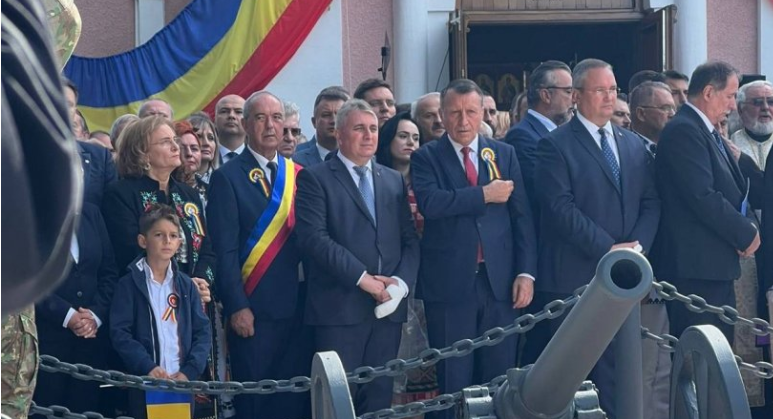 Premierul Ciucă, huiduit la Țebea: ”Trădătorii”, ”hoții”