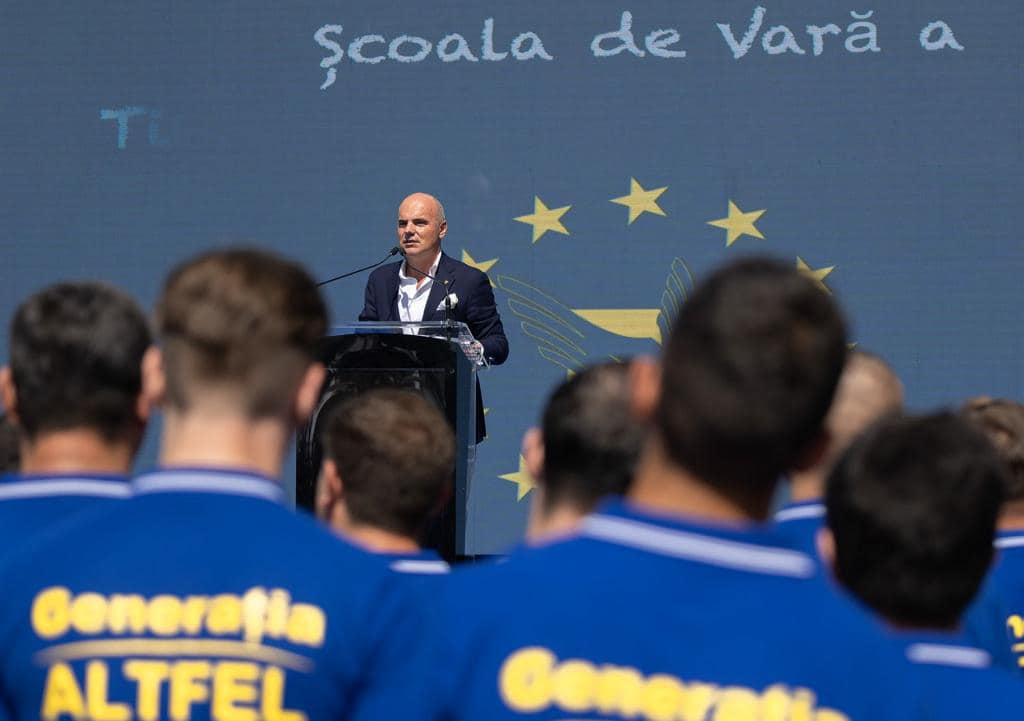 Iar o dă la-ntors Rareș Bogdan