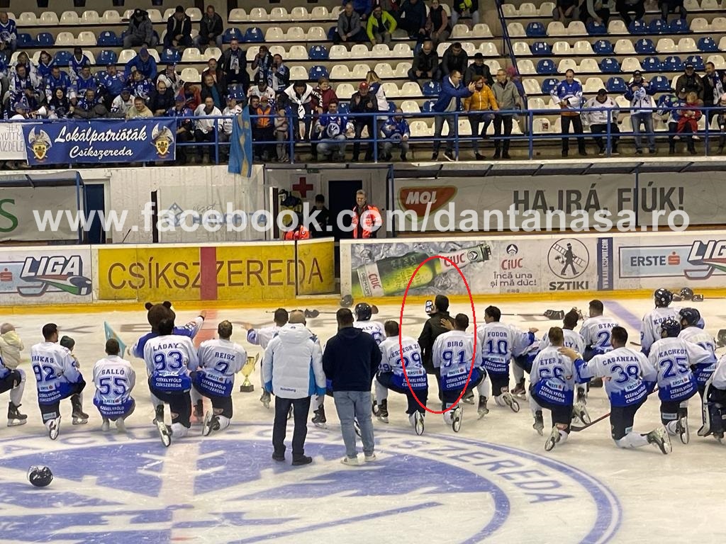 Ministrul Tanczos Barna, în genunchi la meci