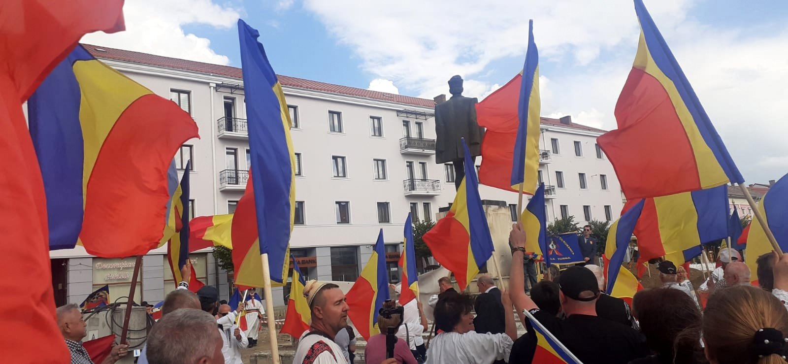 Dosirea sau distrugerea statuilor eroilor români în Transilvania