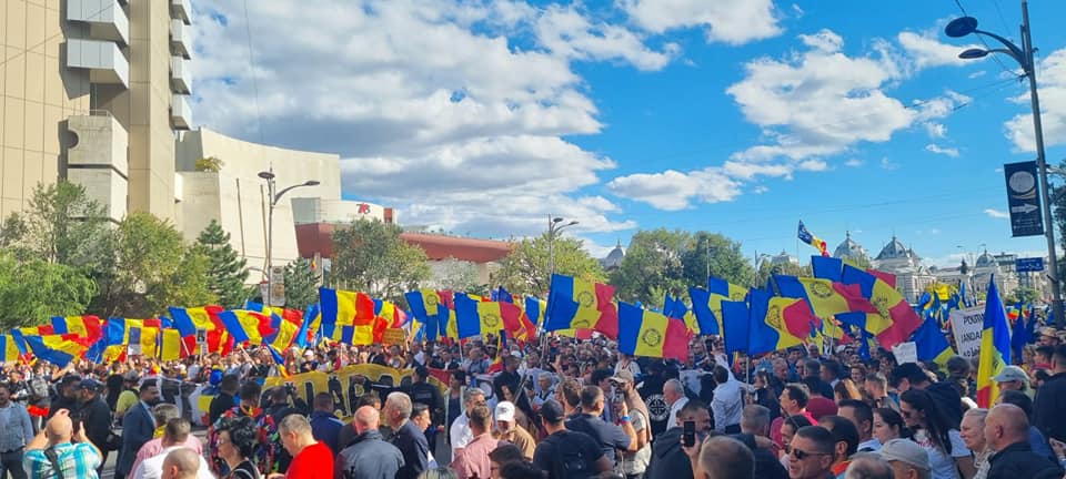 (VIDEO) Protestul organizat de AUR, cu de toate