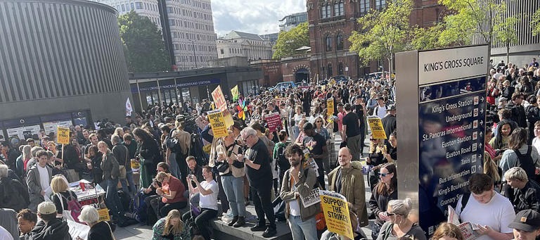 Creșterea costului vieții i-a scos în stradă pe britanici