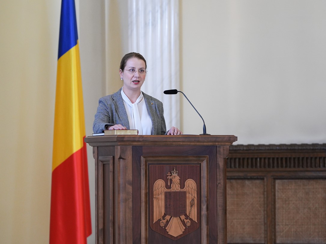 Ministrul Educației, tot cu bursele în cap