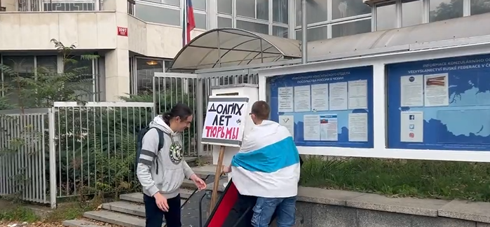 (VIDEO) Vladimir Putin în coșciug