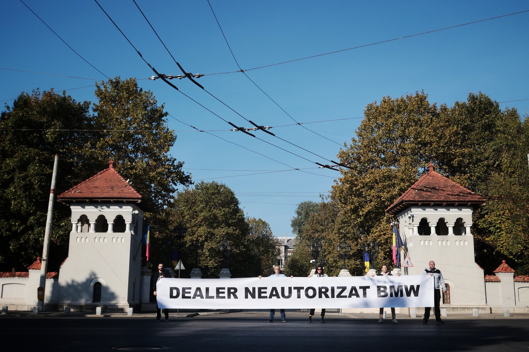 Protest USR la Cotroceni: “Dealer neautorizat BMW”