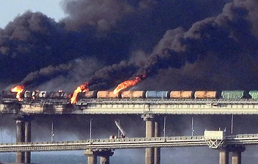 (FOTO) Imagini din satelit care arată distrugerile la Podul Crimeei