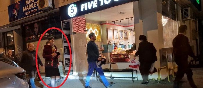 Kovesi, la ceas de seară, prin Bucureşti