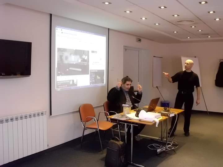 Furtunile politice sunt de neoprit